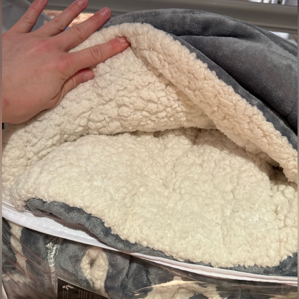 UGG Comforter Set Full/Queen - Picture 2 of 11